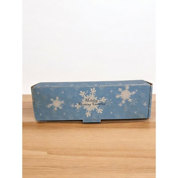 Set of 3 Holiday Floating Wax Wick Candles - Picture 3 of 8